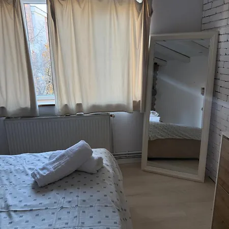 Str Crinului Apartament *